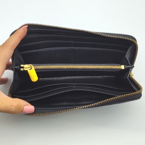 Marc By Marc Jacobs Leather Wallet - Picture 8 of 11
